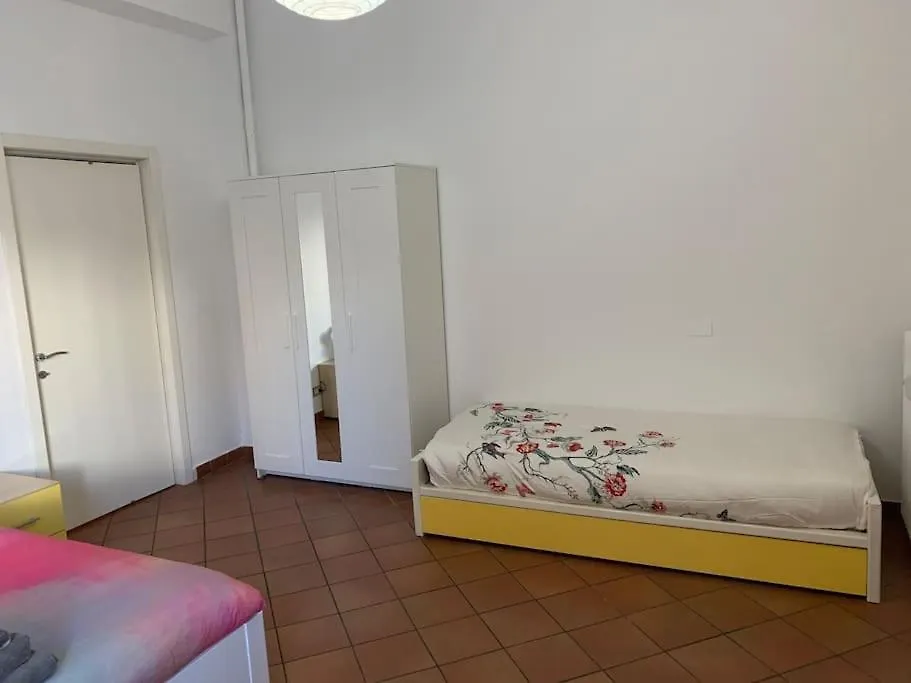 Bright - Entire Apt - 24H Check-In Milan Apartment